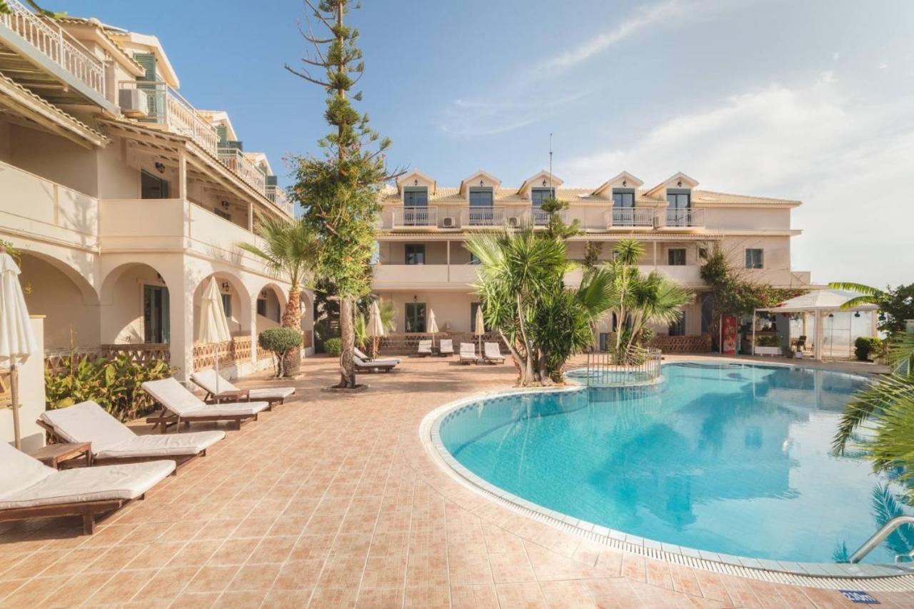 Hotel Pierros *